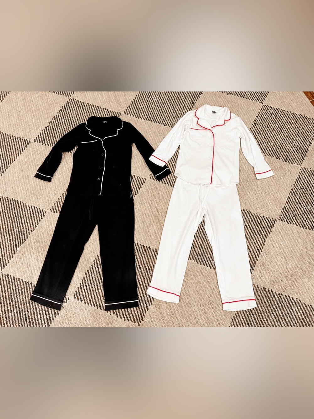 Kids Two-Pack Contrast Piped Pajama Sets — Black & White
